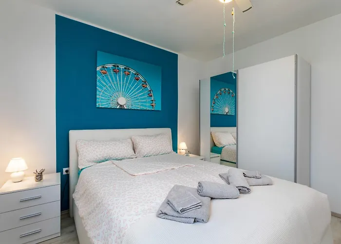 2b Castegner With Garden & Free Parking * Pola
