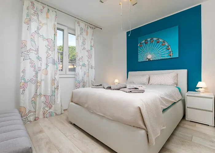 Apartment 2b Castegner With Garden & Free Parking *