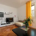 Appartamento 2b Castegner With Garden & Free Parking Pola