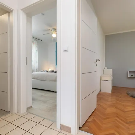Apartament 2b Castegner With Garden & Free Parking Pula