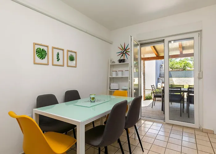 Daire 2b Castegner With Garden & Free Parking