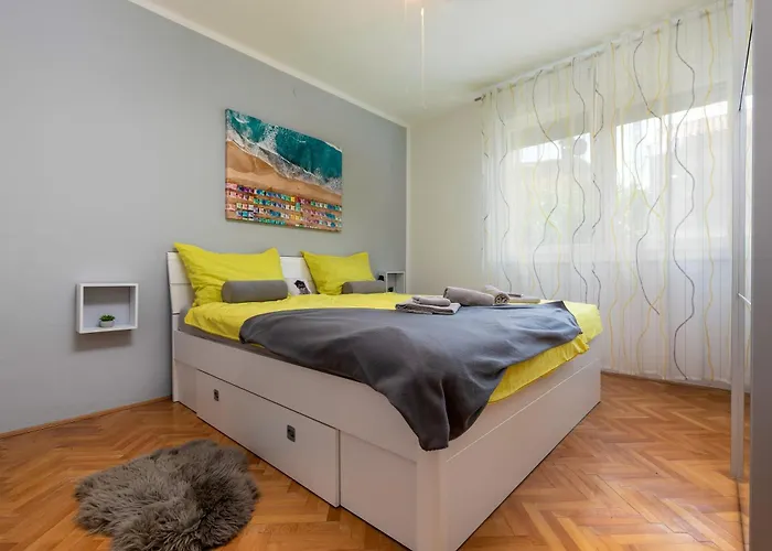 Daire 2b Castegner With Garden & Free Parking Pula