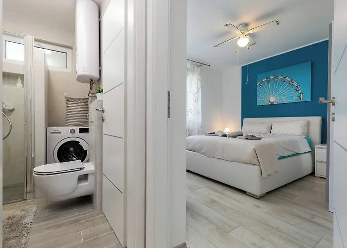 2b Castegner With Garden & Free Parking