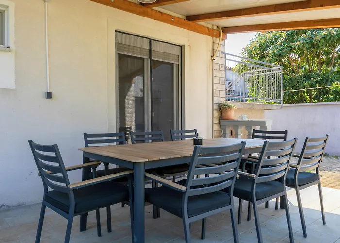 Daire 2b Castegner With Garden & Free Parking